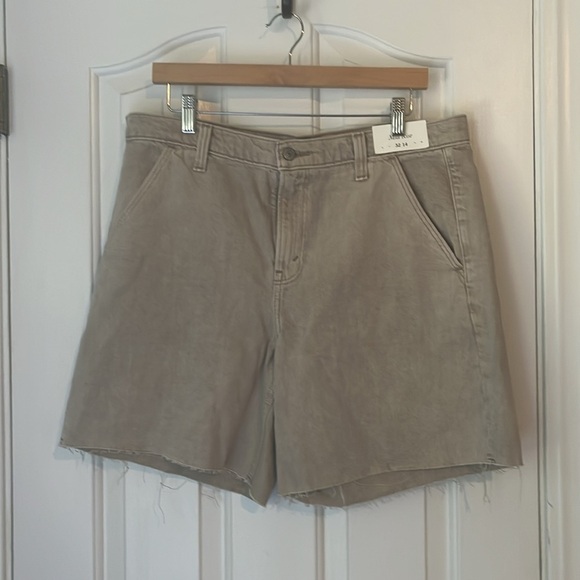 NWT Abercrombie & Fitch | Mid Rise Long & Loose Denim Shorts Tan Plus Size 32/14 - Picture 3 of 10